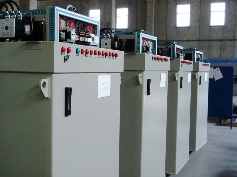Oil-cooled starters